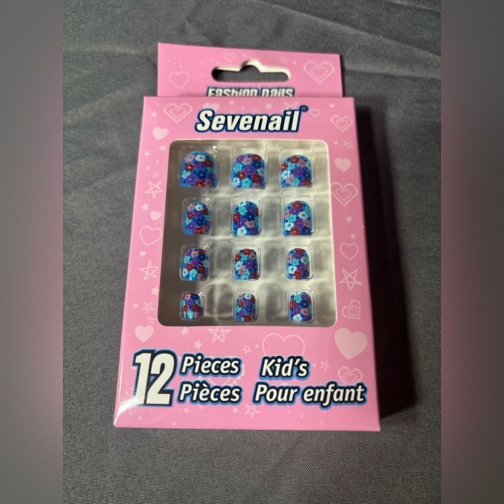 12 New Sevenail Kid's Fashion Nails NWT